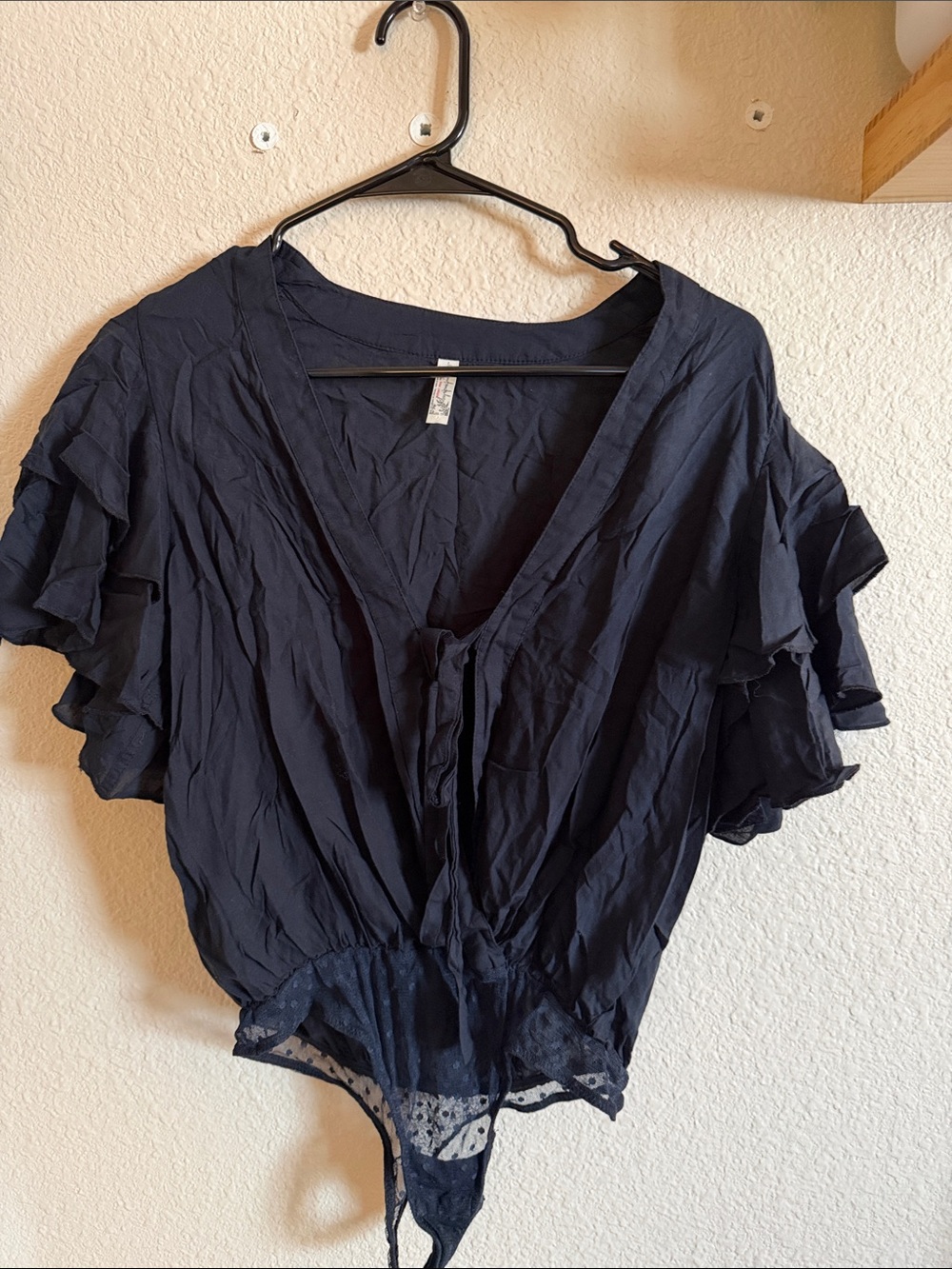 Ruffle Sleeve V-Neck black Bodysuit